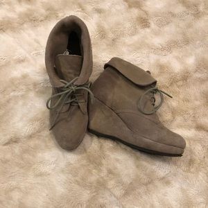 Steve Madden Beige Lace Up booties